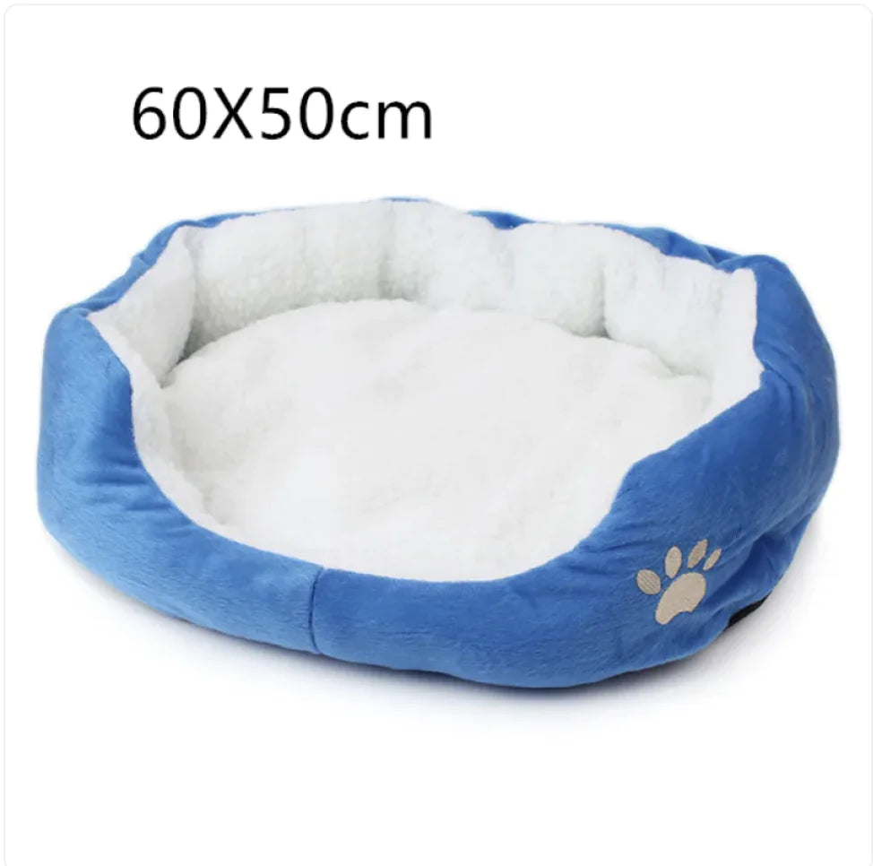 Soft Fleece Small Pet Bed – Lightweight and Cozy Sleeping Mat for Puppies, Kittens, and Small Pets (50 x 40 cm)