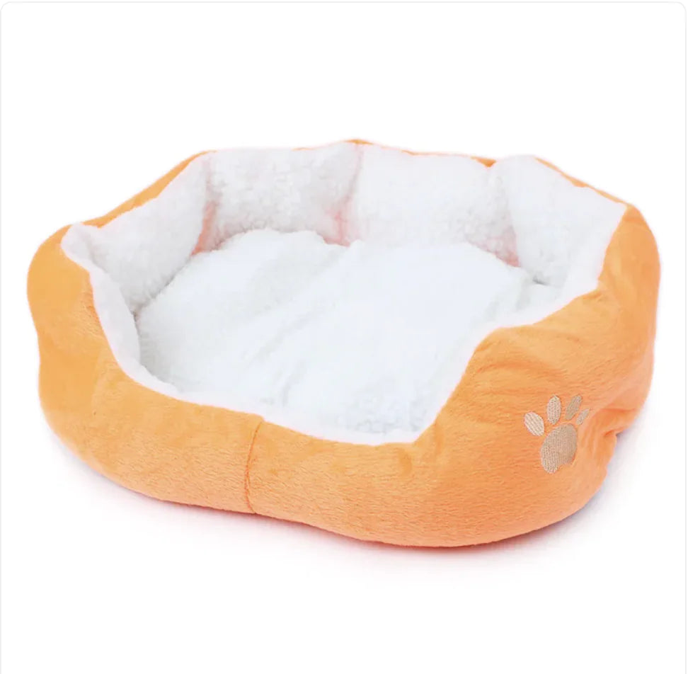 Soft Fleece Small Pet Bed – Lightweight and Cozy Sleeping Mat for Puppies, Kittens, and Small Pets (50 x 40 cm)